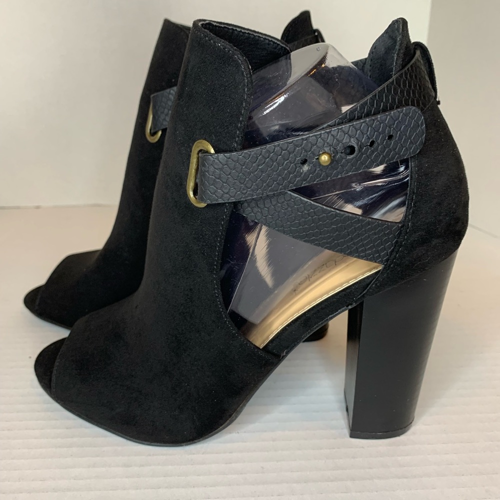 Shoedazzle Rika Black Open Toed Velvet Heel Shoe Boot Women’s Size 9